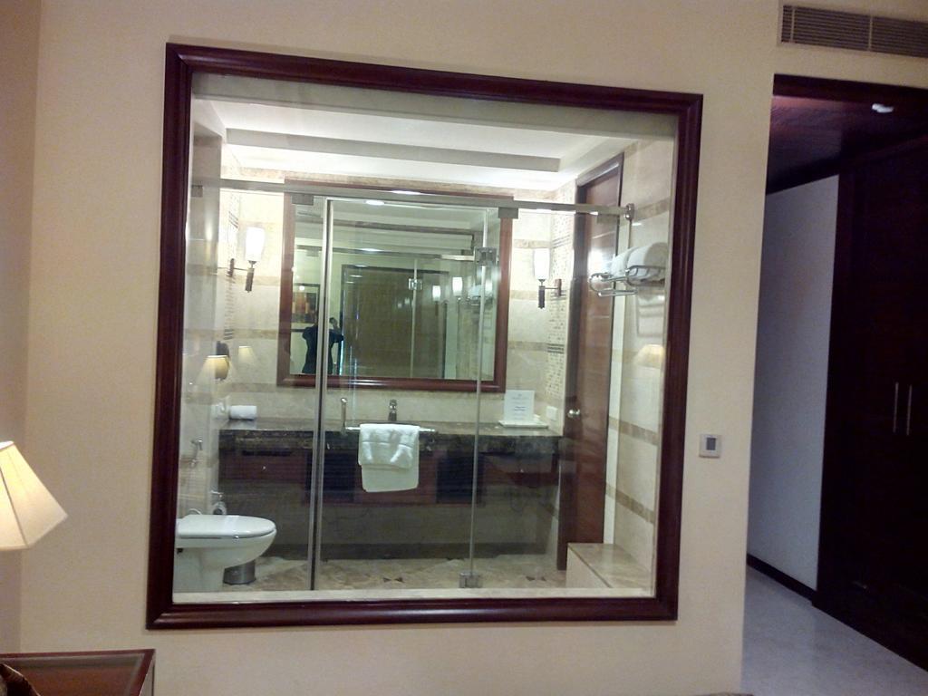 The Ocean Pearl Retreat Hotel Új-Delhi Szoba fotó